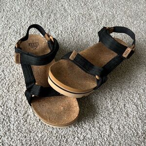 REEF Women's Cushion Rem Hi Platform Sandal